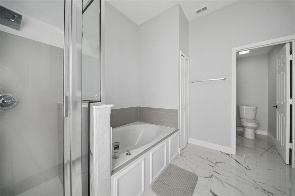 For Sale: $425,000 (5 beds, 3 baths, 2345 Square Feet)