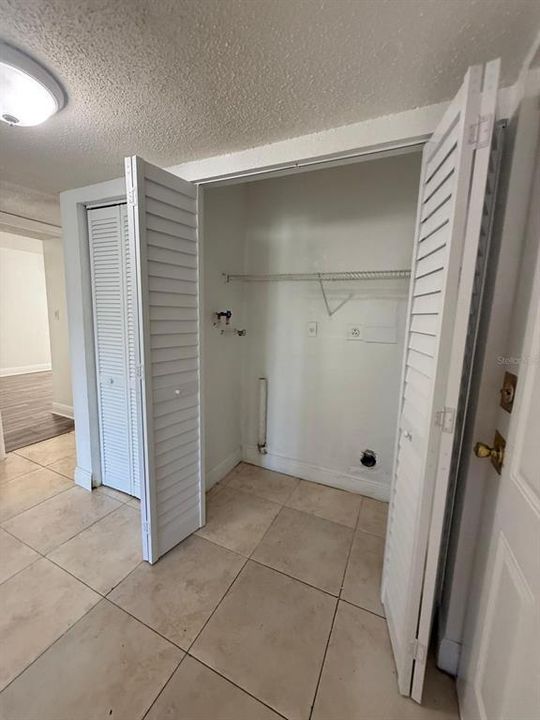 For Rent: $1,400 (2 beds, 2 baths, 976 Square Feet)