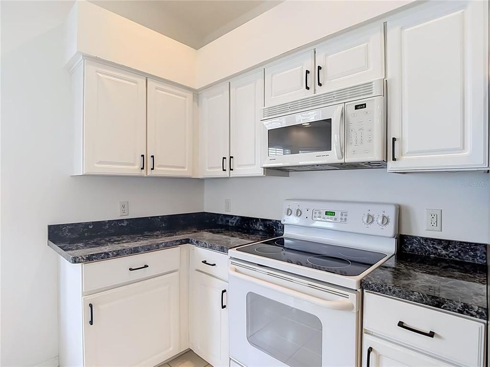 En Venta: $332,000 (2 camas, 2 baños, 1212 Pies cuadrados)