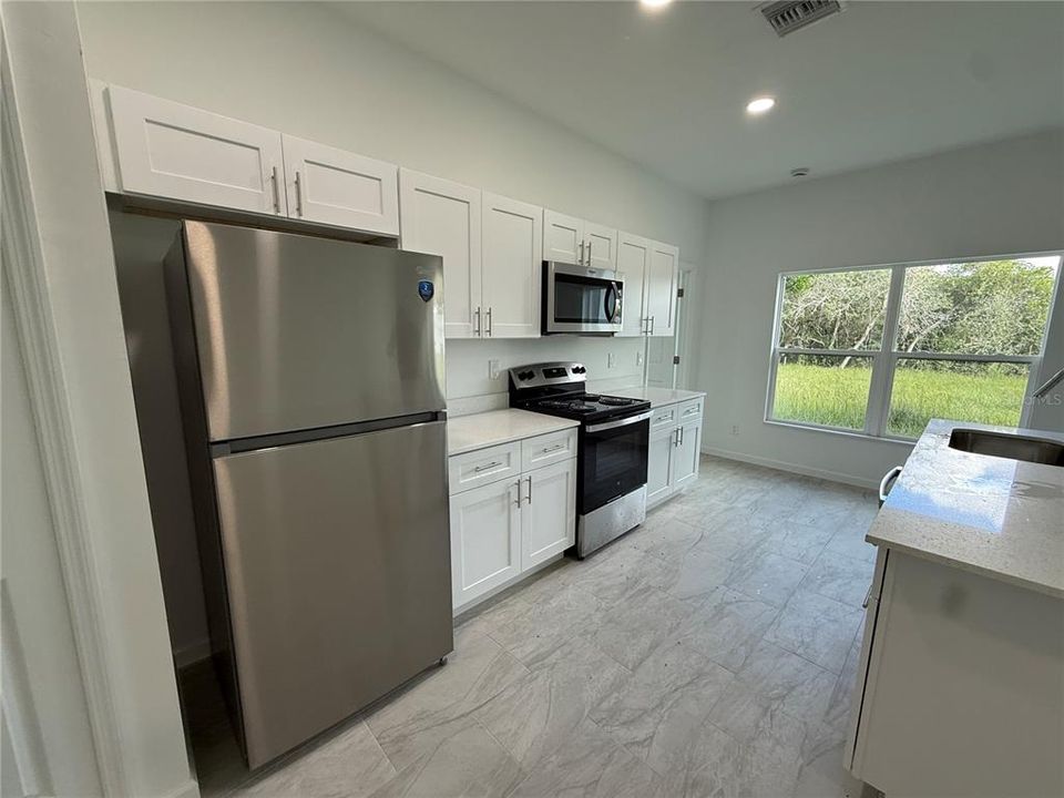 For Rent: $1,850 (3 beds, 2 baths, 1647 Square Feet)