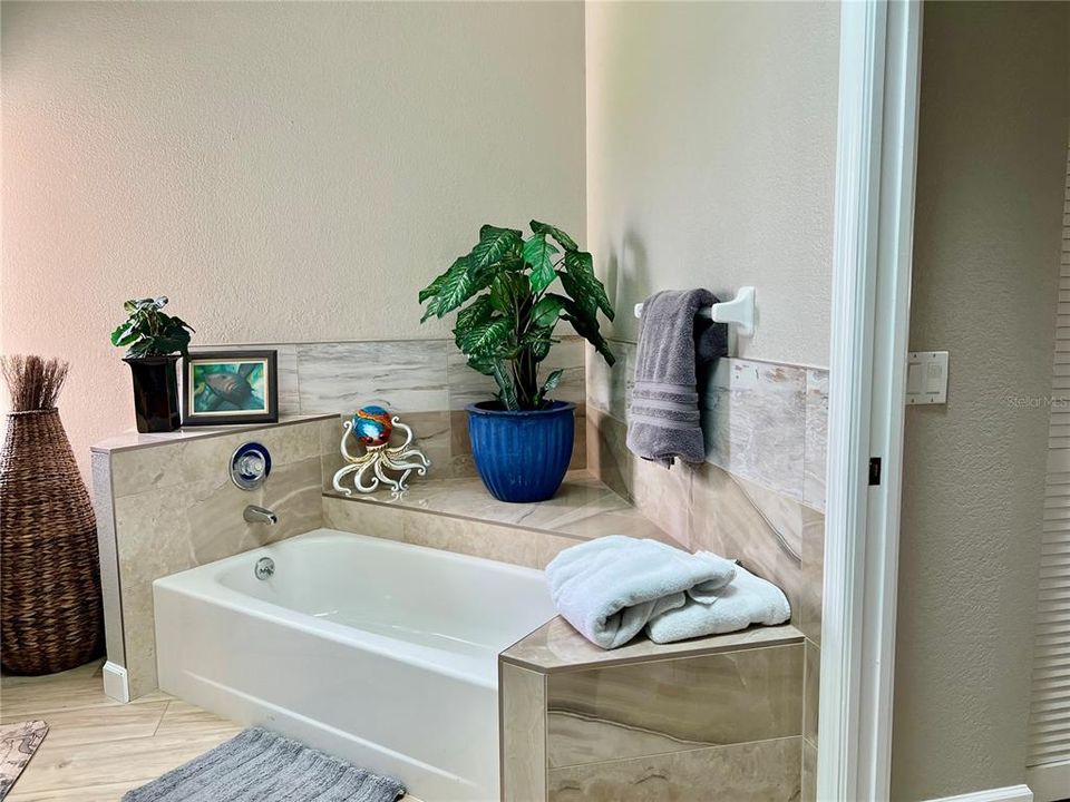 For Rent: $6,000 (2 beds, 2 baths, 2061 Square Feet)