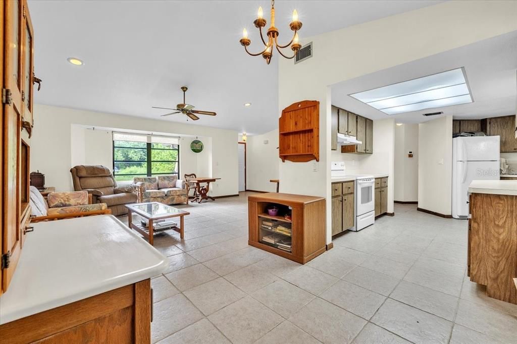На продажу: $264,900 (3 спален, 2 ванн, 1501 Квадратных фут)