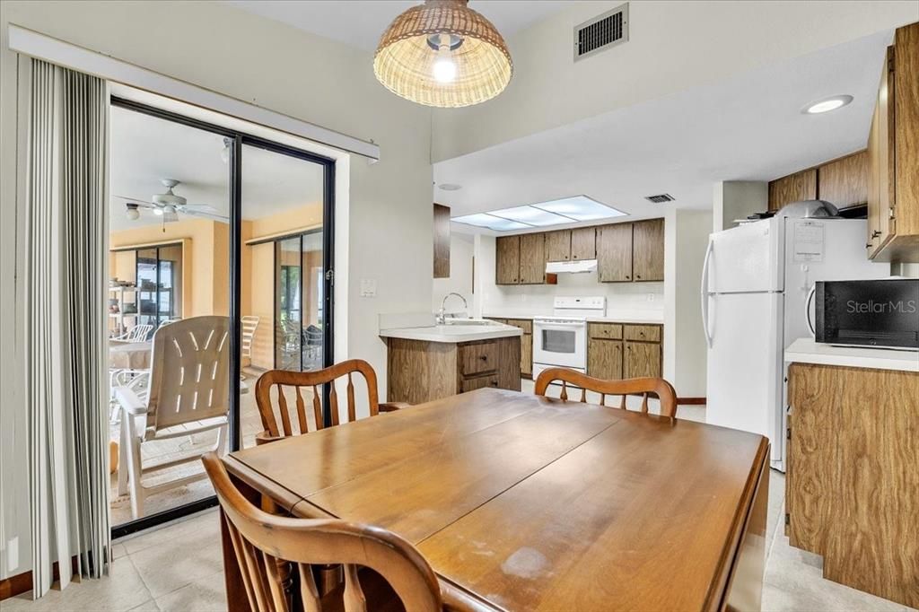 На продажу: $264,900 (3 спален, 2 ванн, 1501 Квадратных фут)
