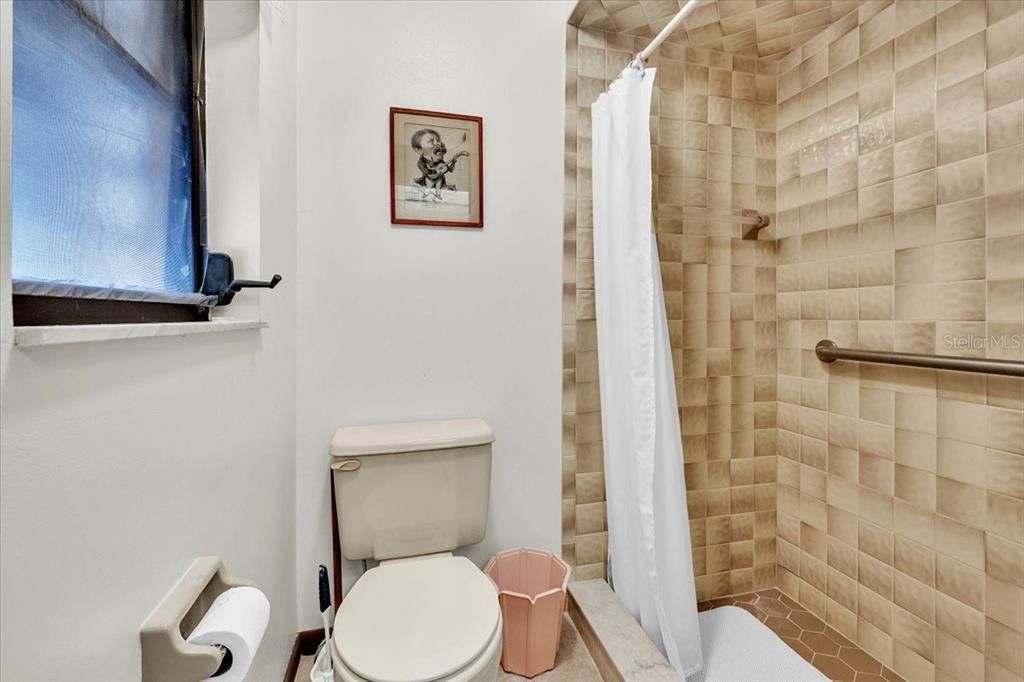 На продажу: $264,900 (3 спален, 2 ванн, 1501 Квадратных фут)