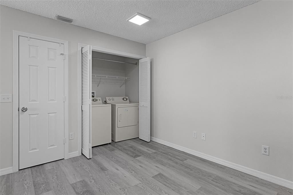 For Sale: $229,900 (2 beds, 2 baths, 1160 Square Feet)