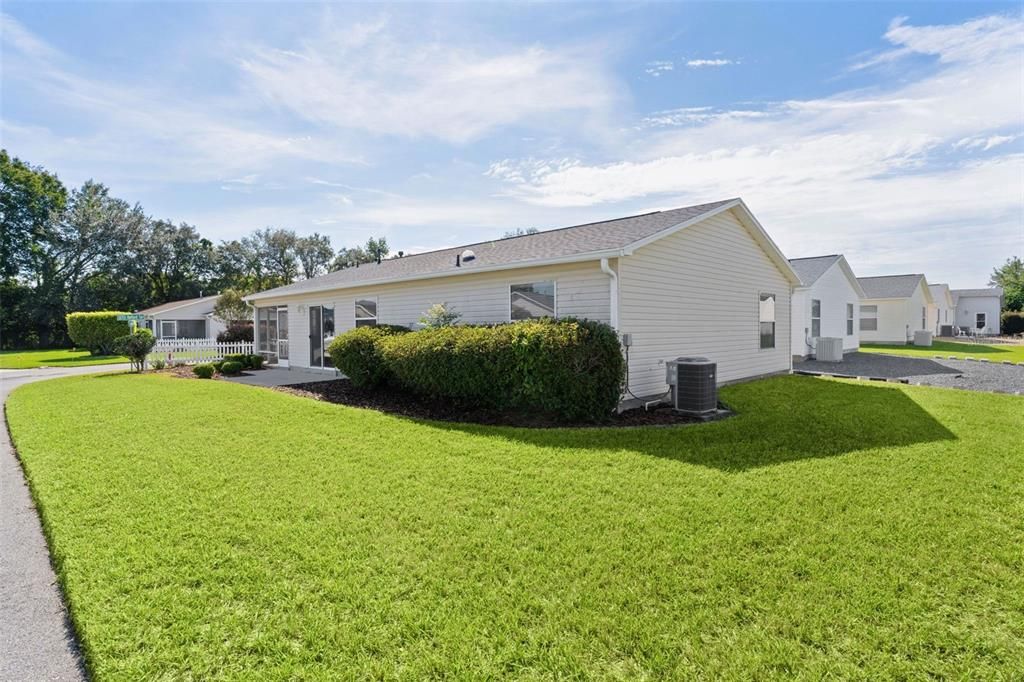 For Sale: $229,900 (2 beds, 2 baths, 1160 Square Feet)