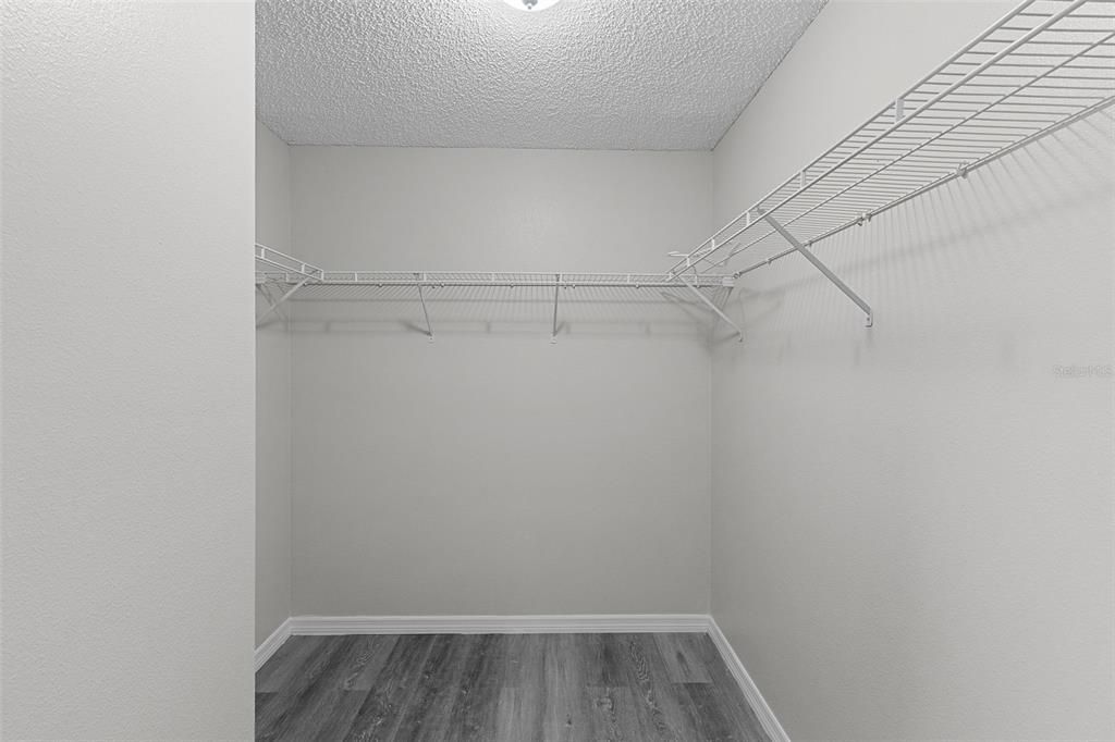 For Sale: $229,900 (2 beds, 2 baths, 1160 Square Feet)