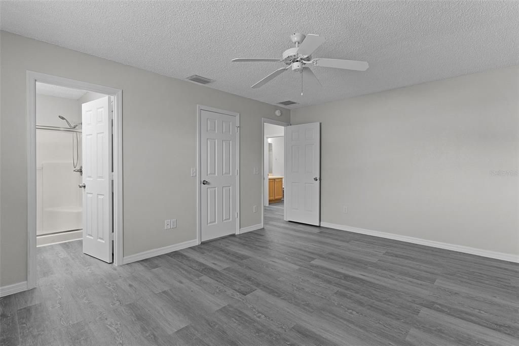 For Sale: $229,900 (2 beds, 2 baths, 1160 Square Feet)