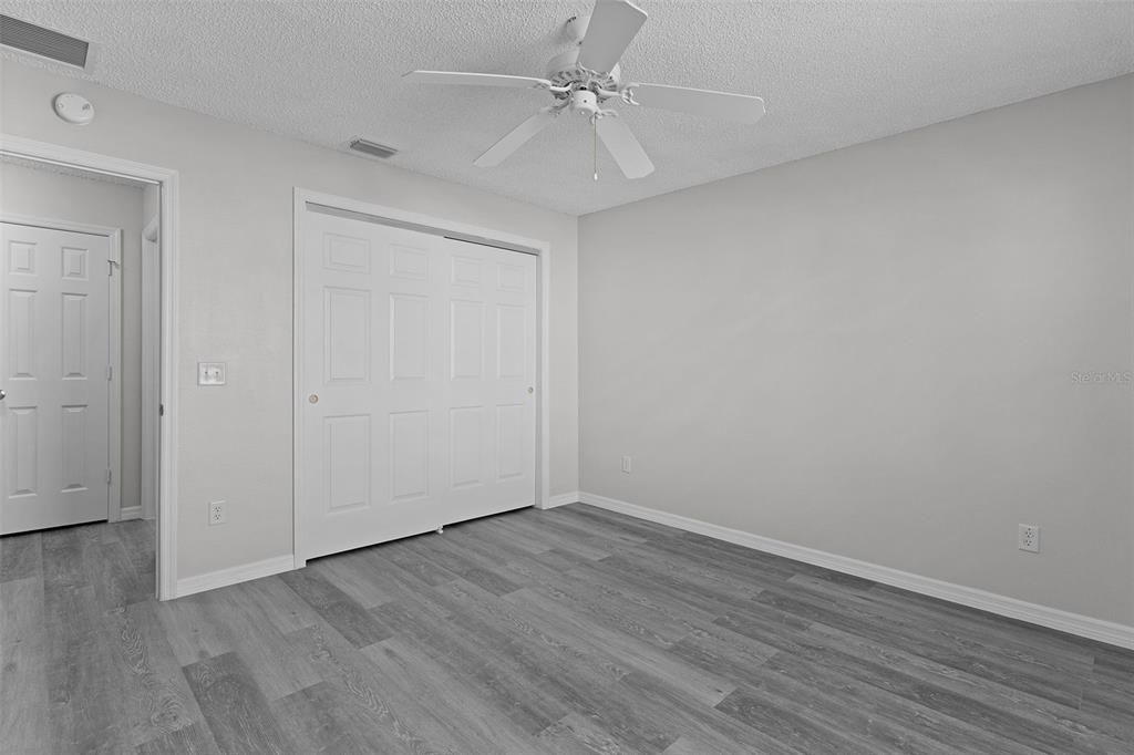 For Sale: $229,900 (2 beds, 2 baths, 1160 Square Feet)