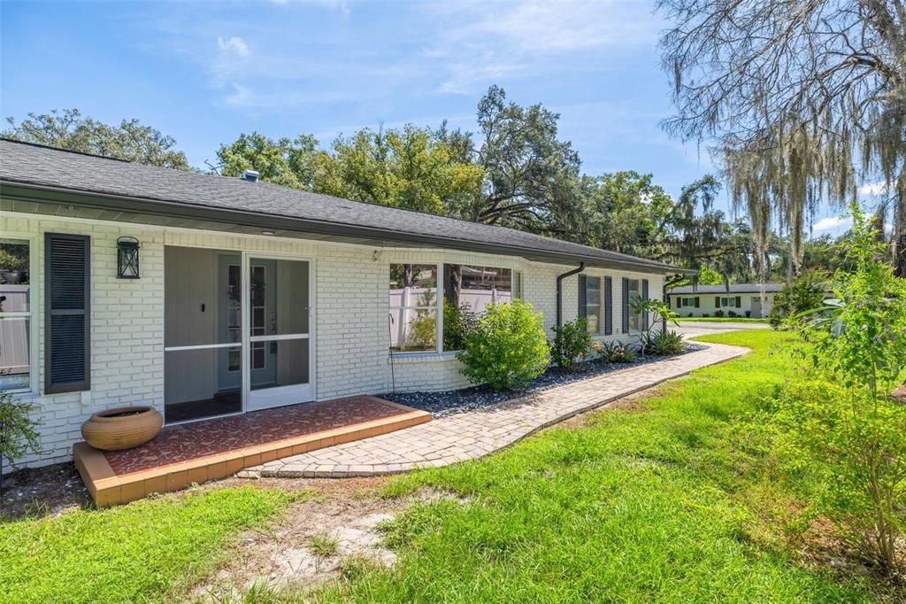 For Sale: $459,000 (3 beds, 2 baths, 1587 Square Feet)