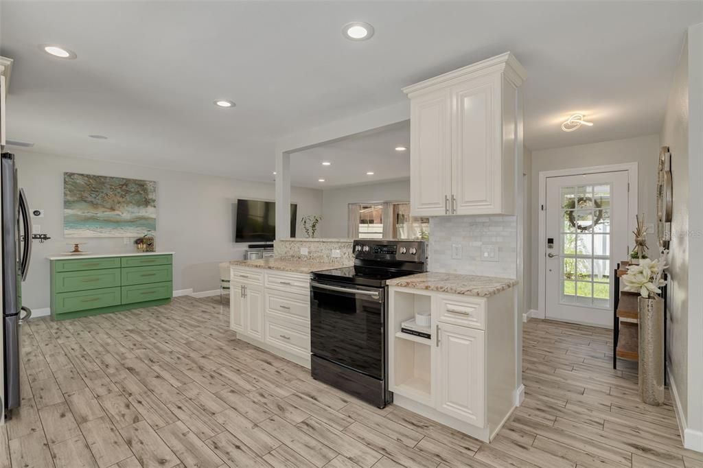 For Sale: $459,000 (3 beds, 2 baths, 1587 Square Feet)