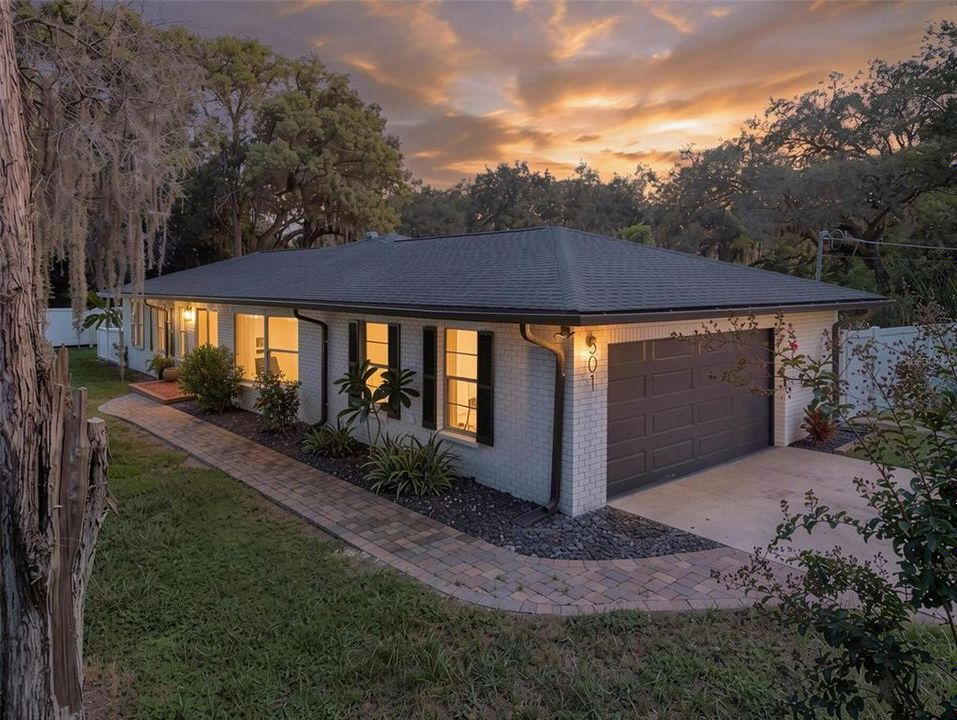 For Sale: $459,000 (3 beds, 2 baths, 1587 Square Feet)