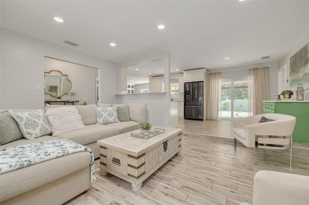 For Sale: $459,000 (3 beds, 2 baths, 1587 Square Feet)