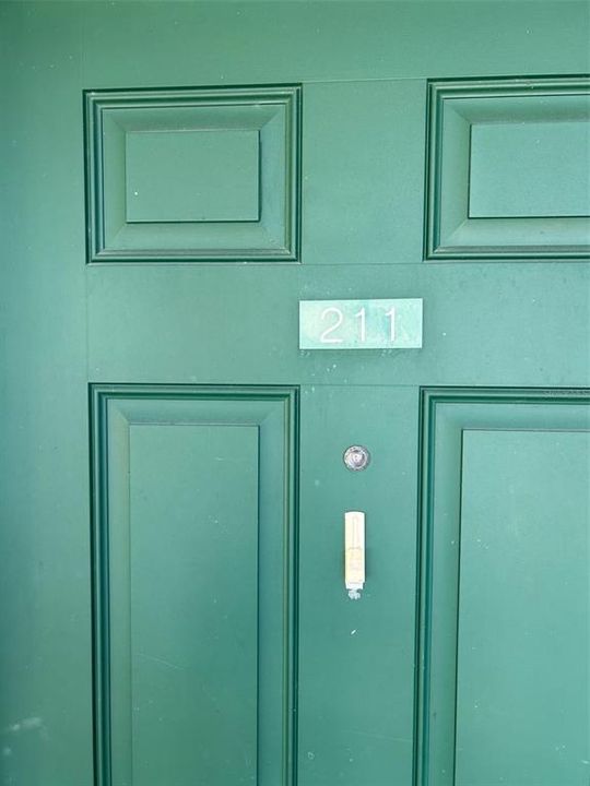 For Rent: $2,100 (2 beds, 2 baths, 990 Square Feet)