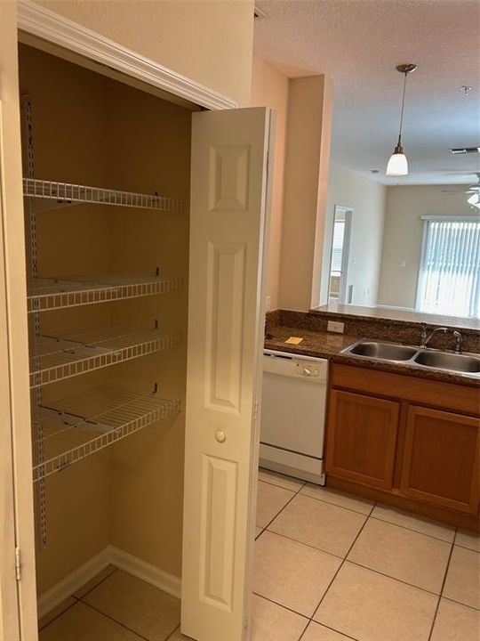 For Rent: $2,100 (2 beds, 2 baths, 990 Square Feet)
