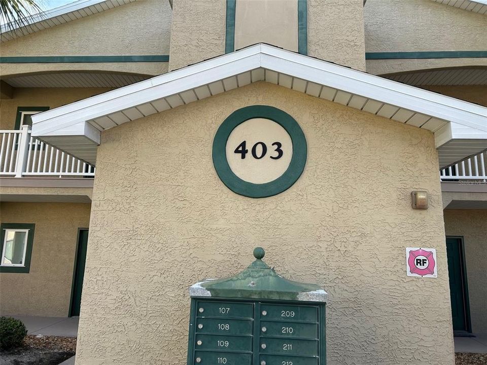 For Rent: $2,100 (2 beds, 2 baths, 990 Square Feet)