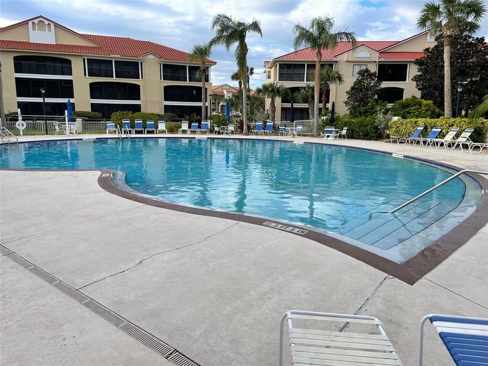 For Rent: $2,100 (2 beds, 2 baths, 990 Square Feet)