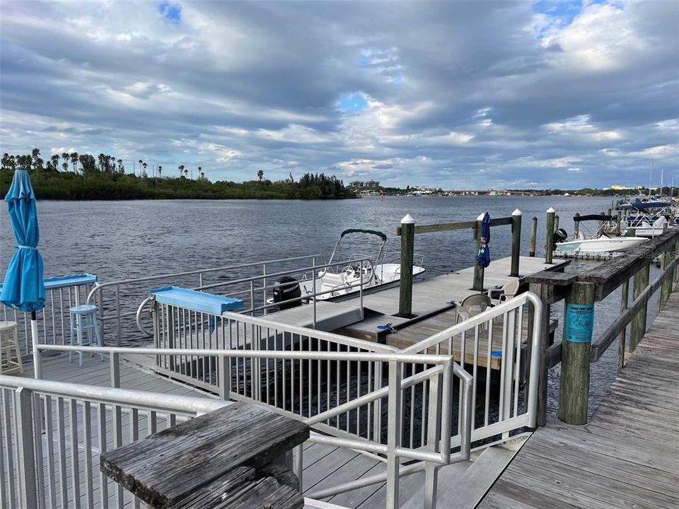 For Rent: $2,100 (2 beds, 2 baths, 990 Square Feet)