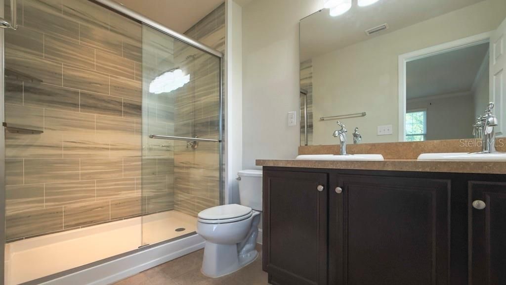 For Rent: $2,300 (2 beds, 2 baths, 1360 Square Feet)