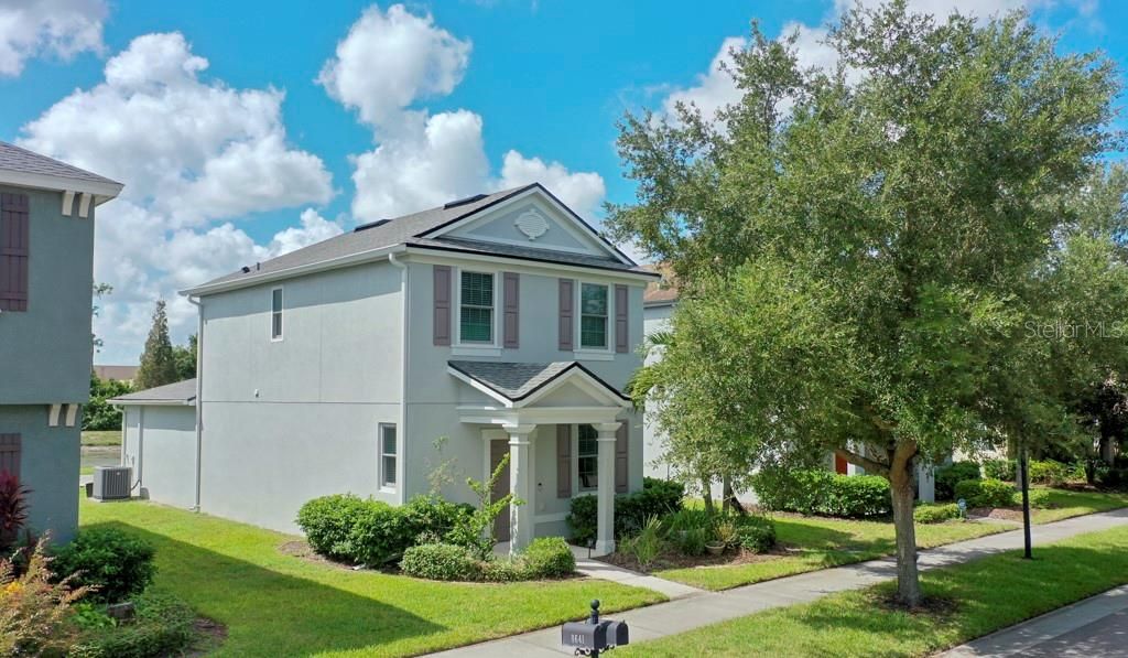For Rent: $2,300 (2 beds, 2 baths, 1360 Square Feet)