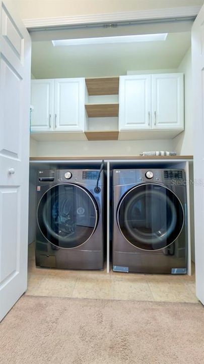 For Rent: $2,300 (2 beds, 2 baths, 1360 Square Feet)