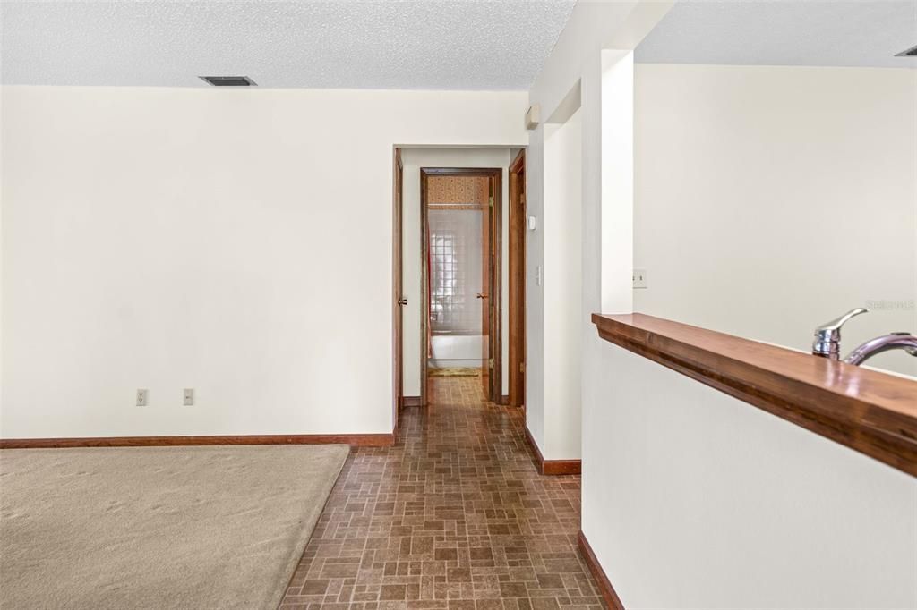 For Sale: $167,000 (2 beds, 2 baths, 909 Square Feet)