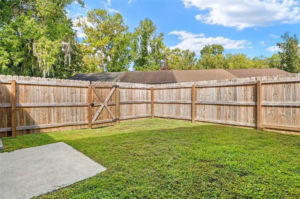 For Sale: $167,000 (2 beds, 2 baths, 909 Square Feet)
