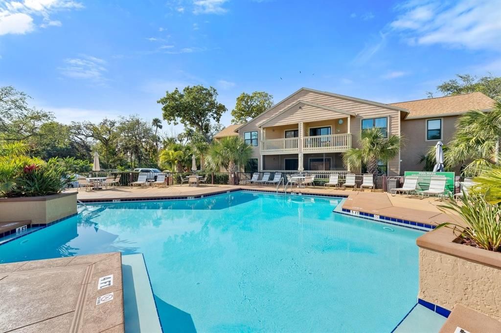 For Sale: $135,000 (2 beds, 2 baths, 1010 Square Feet)