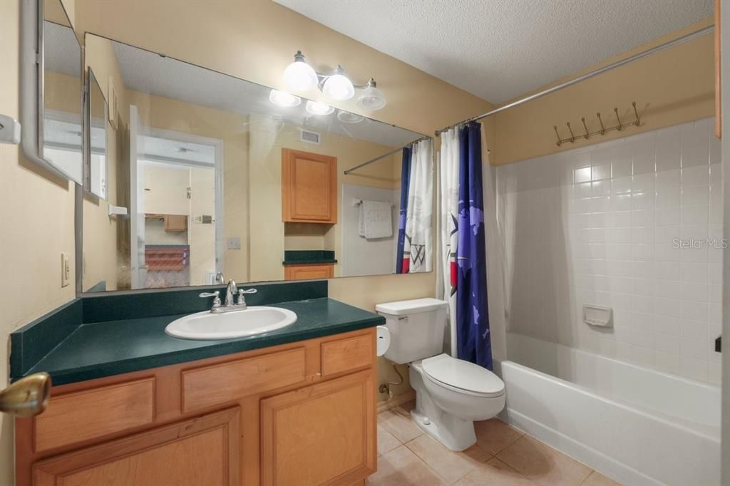 For Sale: $135,000 (2 beds, 2 baths, 1010 Square Feet)