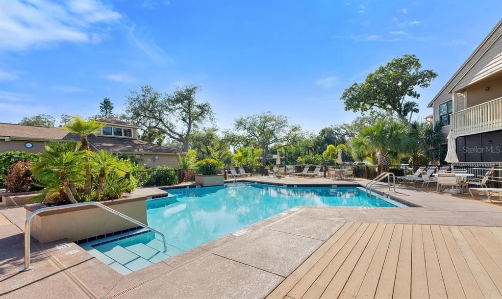 For Sale: $135,000 (2 beds, 2 baths, 1010 Square Feet)