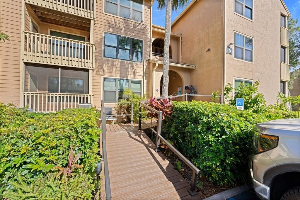 For Sale: $135,000 (2 beds, 2 baths, 1010 Square Feet)