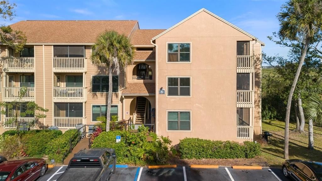 For Sale: $135,000 (2 beds, 2 baths, 1010 Square Feet)