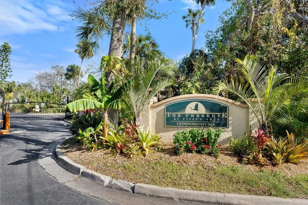 For Sale: $135,000 (2 beds, 2 baths, 1010 Square Feet)
