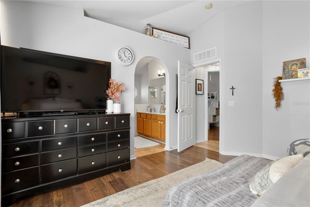 На продажу: $309,000 (4 спален, 2 ванн, 1874 Квадратных фут)