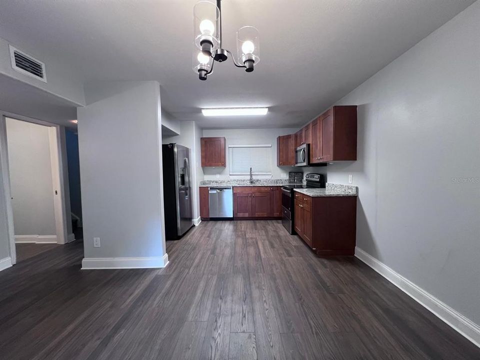 For Rent: $2,300 (4 beds, 3 baths, 1611 Square Feet)