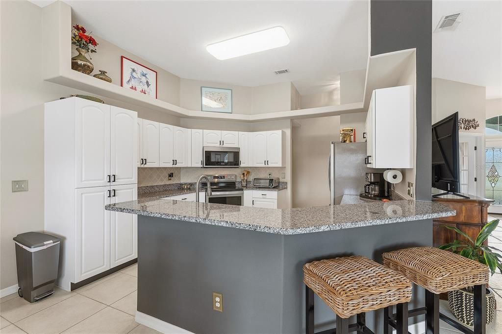 Activo con contrato: $450,000 (3 camas, 2 baños, 1644 Pies cuadrados)