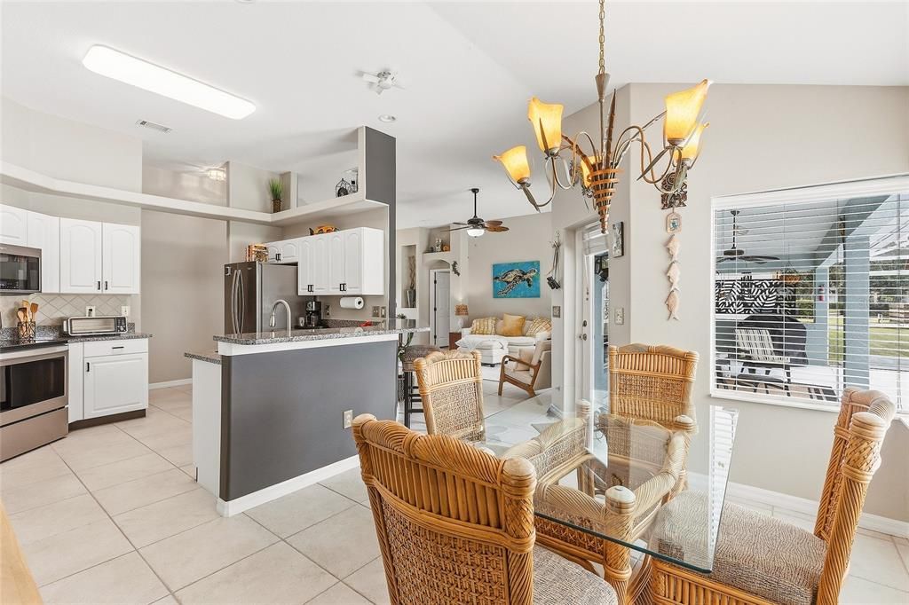 Activo con contrato: $450,000 (3 camas, 2 baños, 1644 Pies cuadrados)