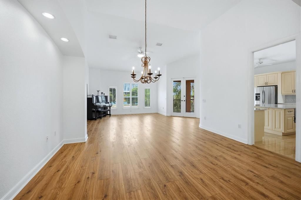For Sale: $999,000 (4 beds, 3 baths, 2719 Square Feet)