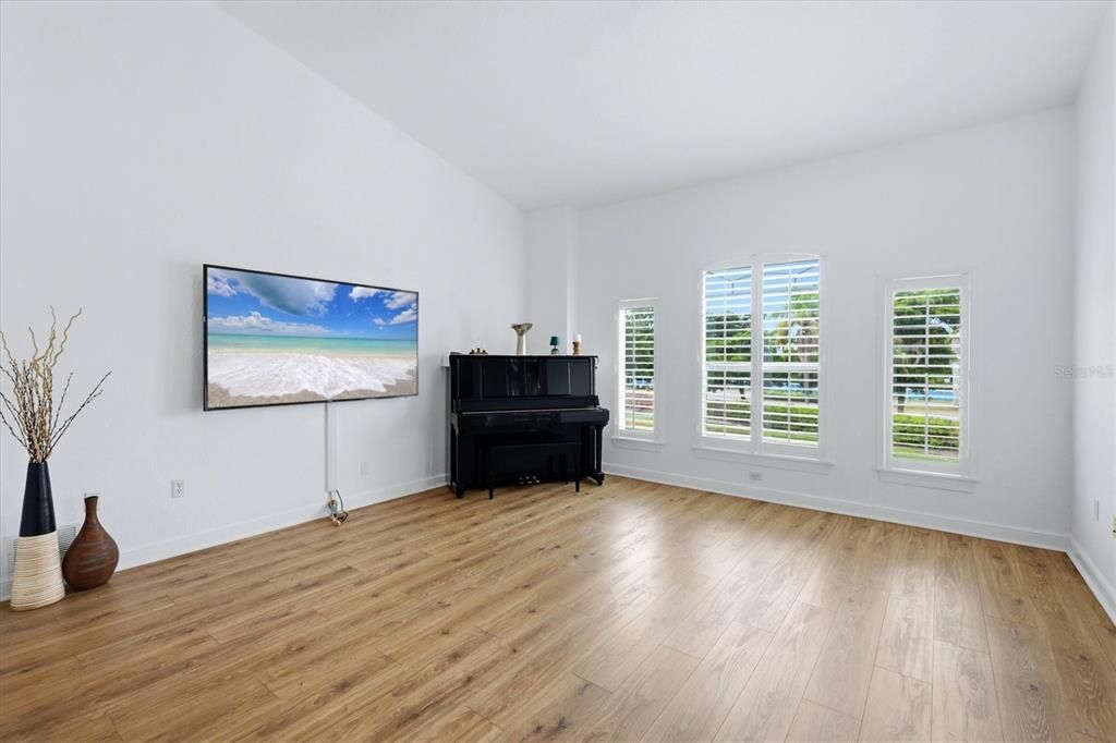 For Sale: $999,000 (4 beds, 3 baths, 2719 Square Feet)