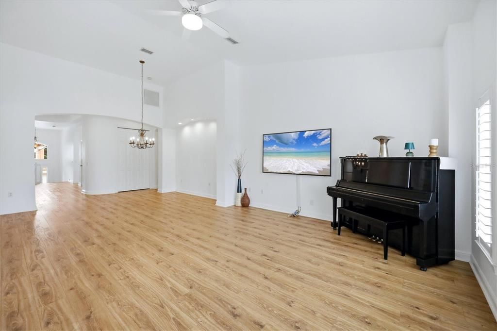 For Sale: $999,000 (4 beds, 3 baths, 2719 Square Feet)
