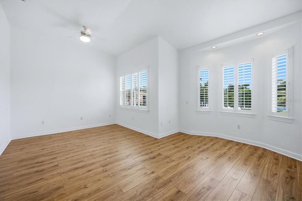 For Sale: $999,000 (4 beds, 3 baths, 2719 Square Feet)