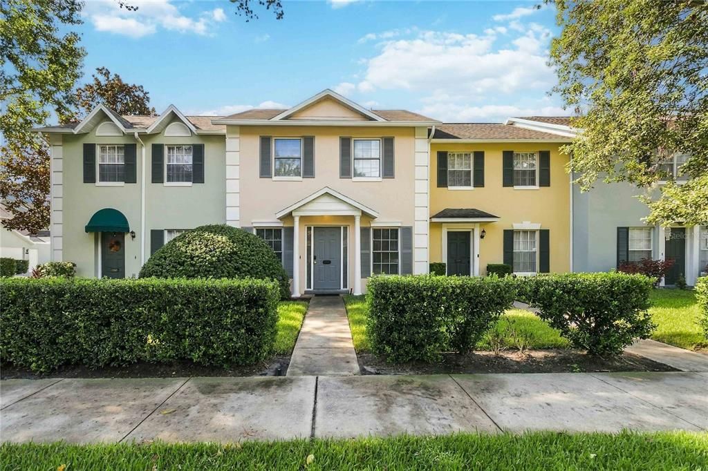 Active With Contract: $310,000 (2 beds, 2 baths, 1300 Square Feet)
