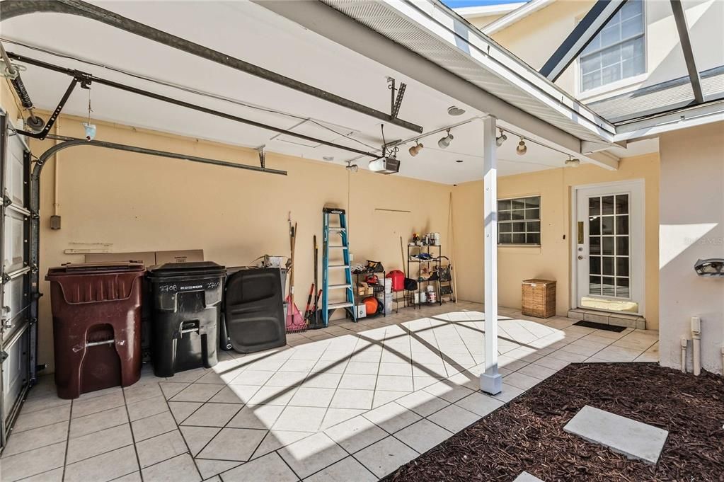 Active With Contract: $310,000 (2 beds, 2 baths, 1300 Square Feet)