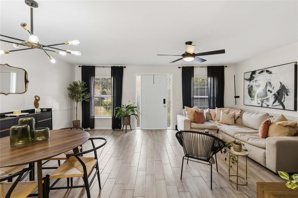 Active With Contract: $310,000 (2 beds, 2 baths, 1300 Square Feet)