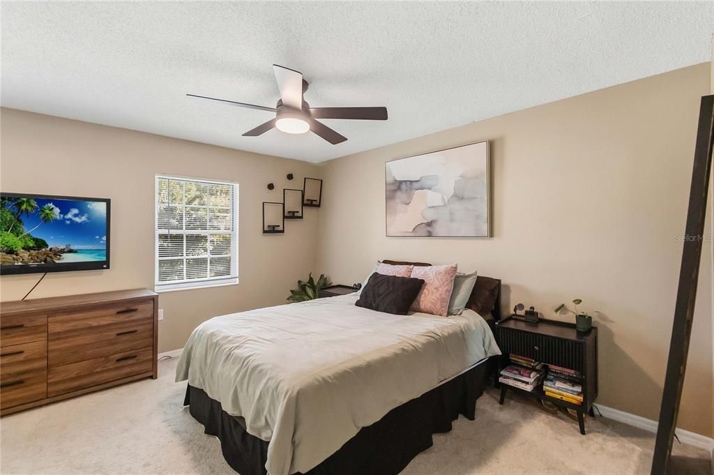 Active With Contract: $310,000 (2 beds, 2 baths, 1300 Square Feet)