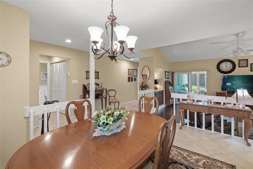 For Sale: $349,000 (2 beds, 2 baths, 1382 Square Feet)