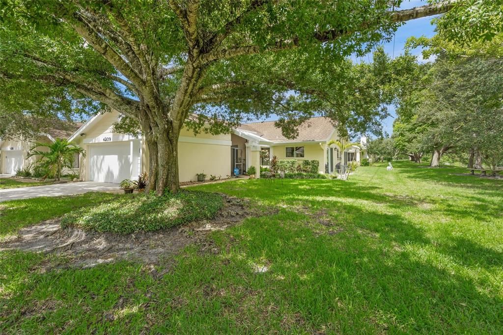 For Sale: $349,000 (2 beds, 2 baths, 1382 Square Feet)