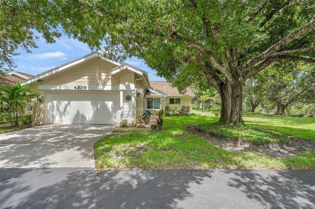 For Sale: $349,000 (2 beds, 2 baths, 1382 Square Feet)
