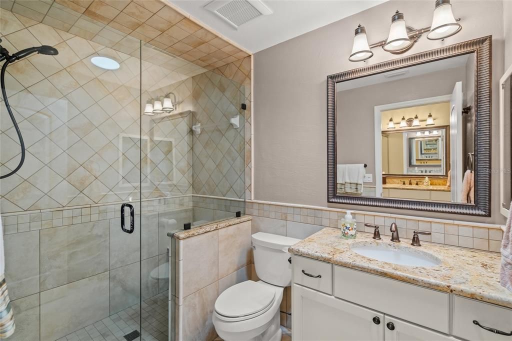 For Sale: $349,000 (2 beds, 2 baths, 1382 Square Feet)
