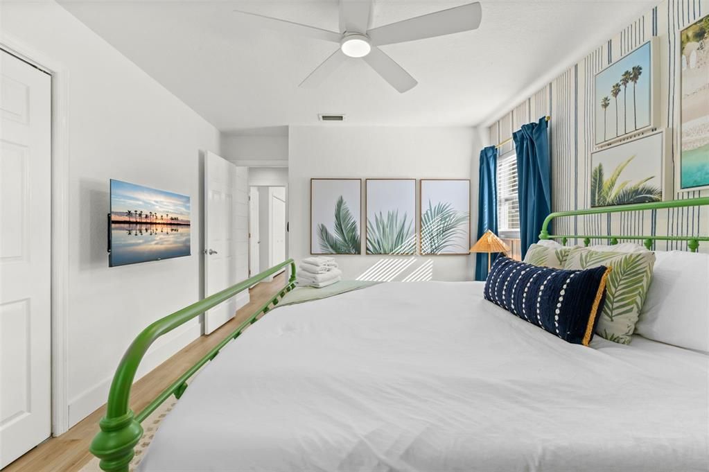 For Sale: $825,000 (4 beds, 2 baths, 1993 Square Feet)